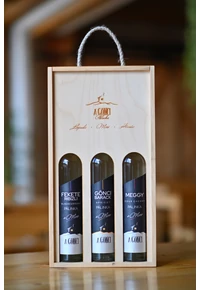 Natúr színű Fa Díszdobozba csomagolt 500 ml A Gönci Barack, Meggy, Feketeribizli Pálinka 45° 