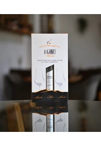 Díszdobozban 500 ml A Gönci Irsai Olivér Pálinka 40° 2 darab logózott pohárral Díszdobozban 500 ml A Gönci Irsai Olivér Pálinka 40° 2 darab logózott pohárral
